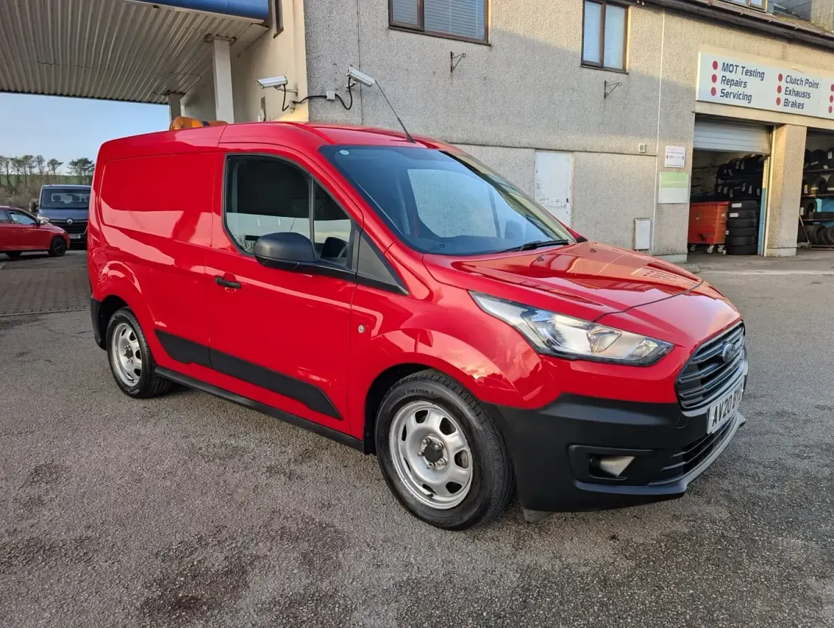 Käytetty Ford Transit Connect 75 HP (55 kW) 2020 Punainen Tila-auto