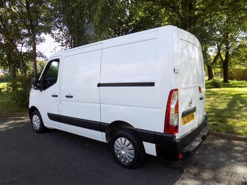 Used Nissan NV400 SE 130 HP (95 kW) 2018 White Van