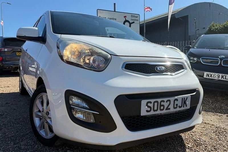 Used Kia Picanto 68 HP (50 kW) 2013 White Hatchback