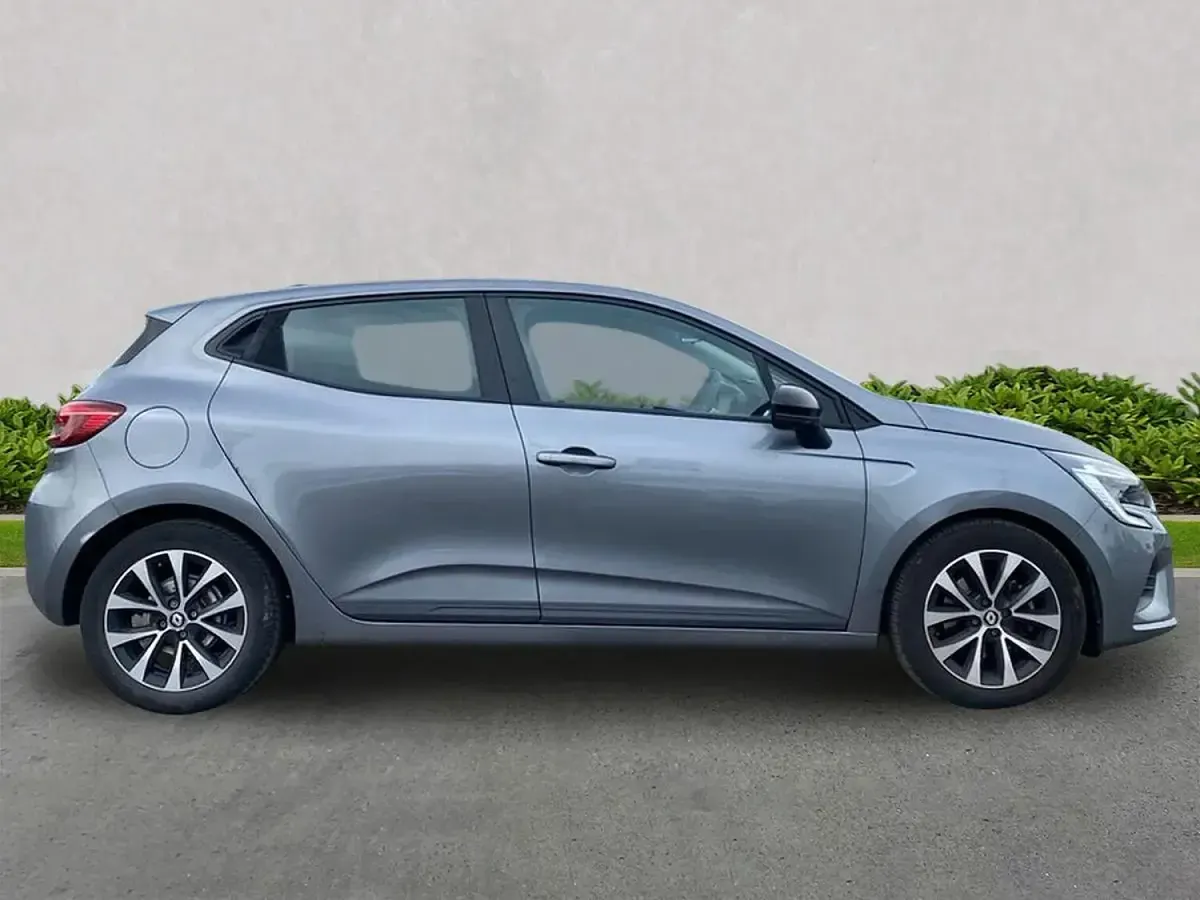 Used Renault Clio Evolution 145 HP (106 kW) 2023 Grey Hatchback