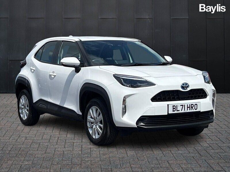 White Used 2022 Toyota Yaris Hybrid Estate | £17,316 (Super price) - Image 1/3