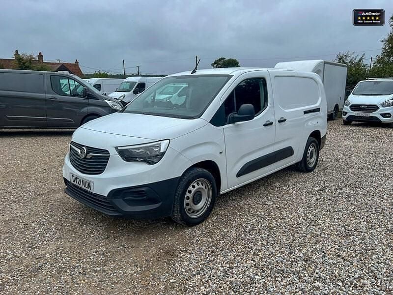 Used Vauxhall Combo 100 HP (73 kW) 2021 White Van