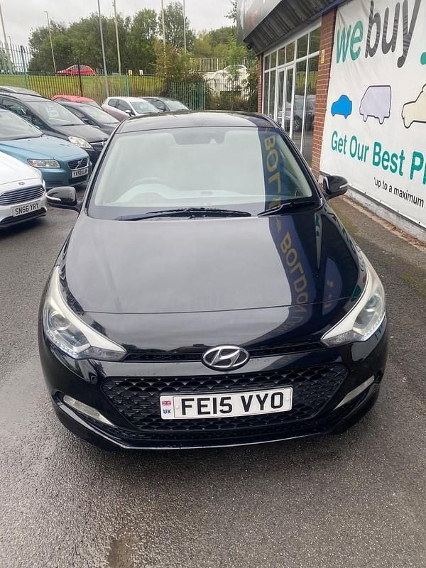 Used Hyundai i20 Premium 100 HP (73 kW) 2015 Black Hatchback