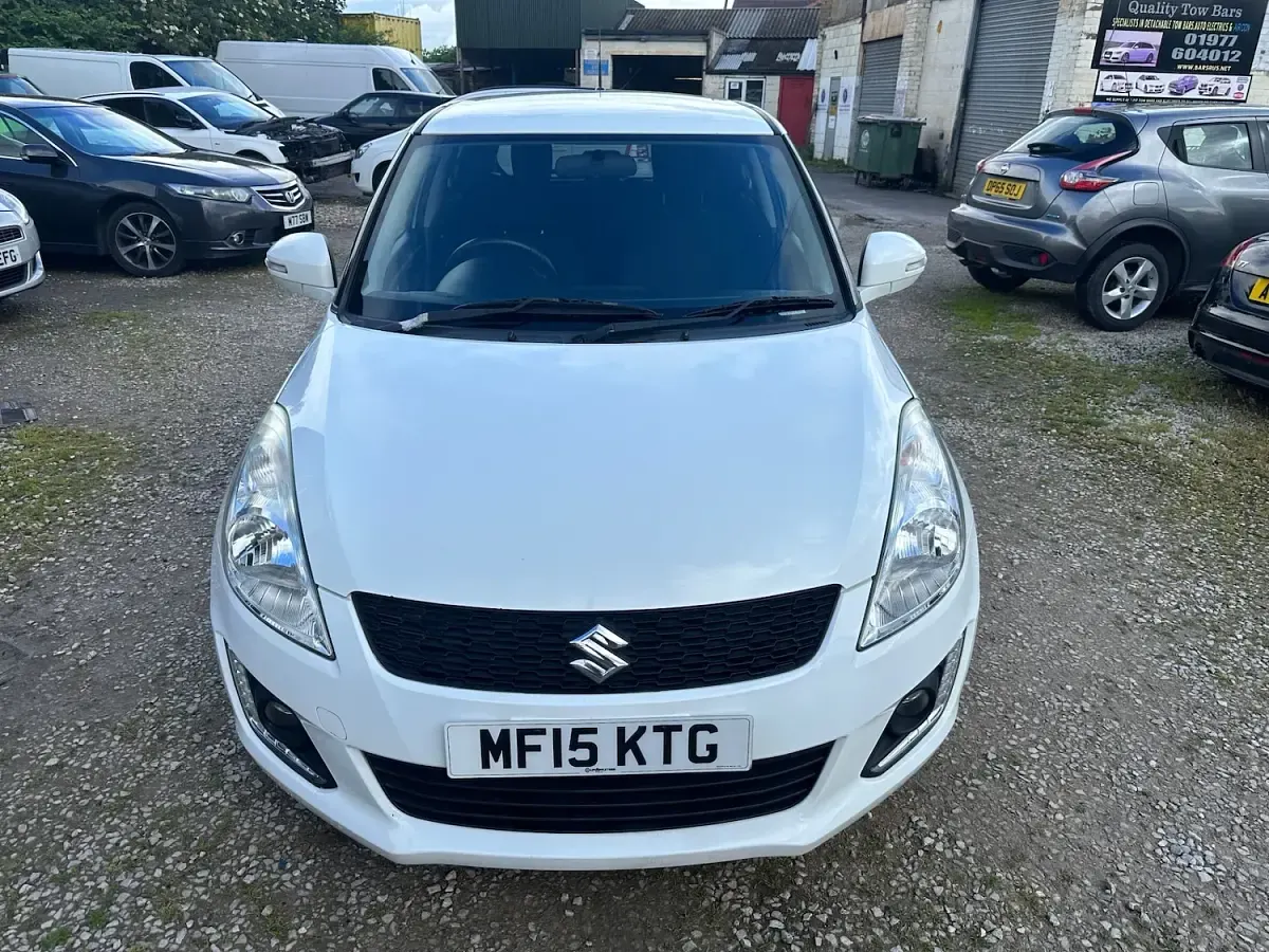 Used Suzuki Swift SZ4 92 HP (67 kW) 2015 White Hatchback