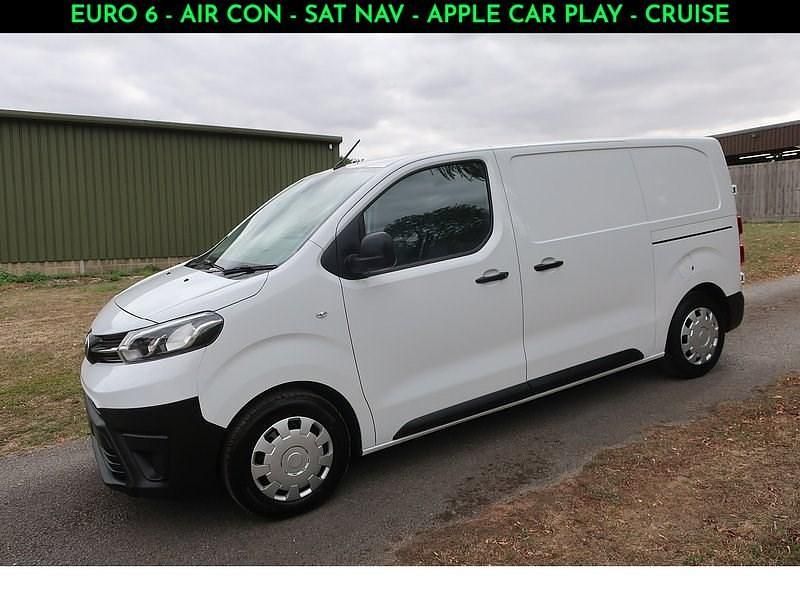 White Used 2024 Toyota Proace Van | £15,890 (Fair price) - Image 1/3