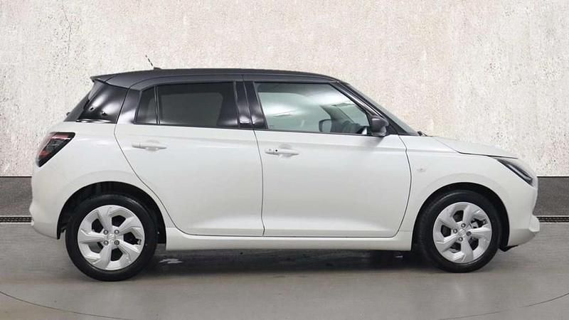 New Suzuki Swift 82 HP (60 kW) 2025 White Hatchback