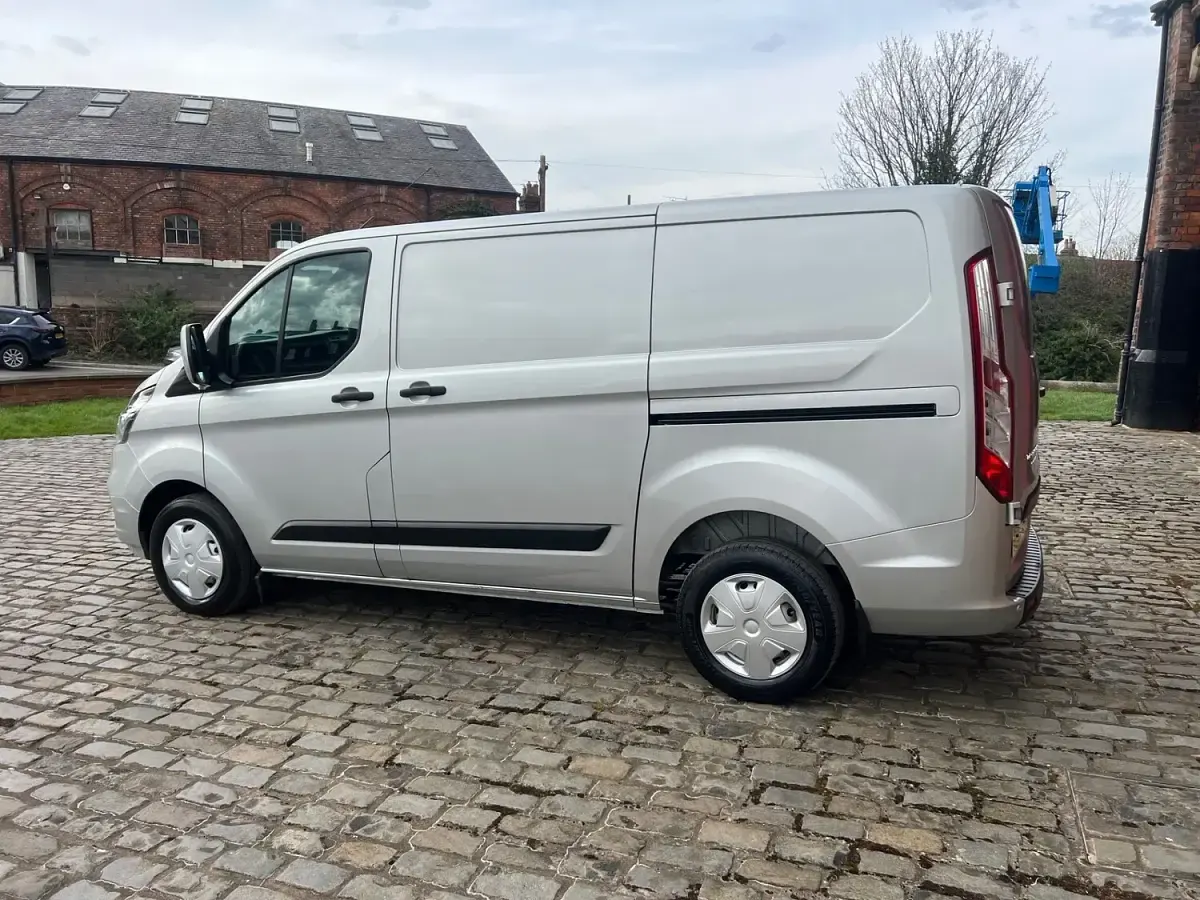 Used Ford Transit Custom Trend 130 HP (95 kW) 2022 Silver Van
