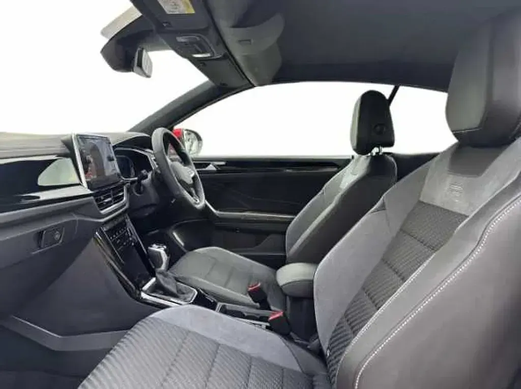 Used VW T-Roc R-line 150 HP (110 kW) 2025 SUV