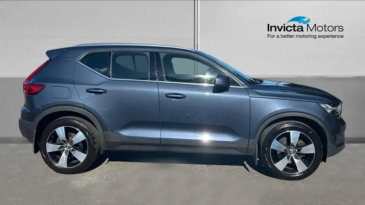 Used Volvo XC40 Inscription 190 HP (139 kW) 2018 Blue SUV