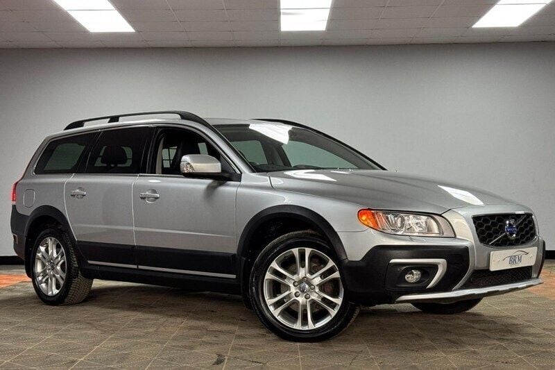 Silver Used 2014 Volvo XC70 SE Lux SUV | £13,990 (Fair price) - Image 1/1