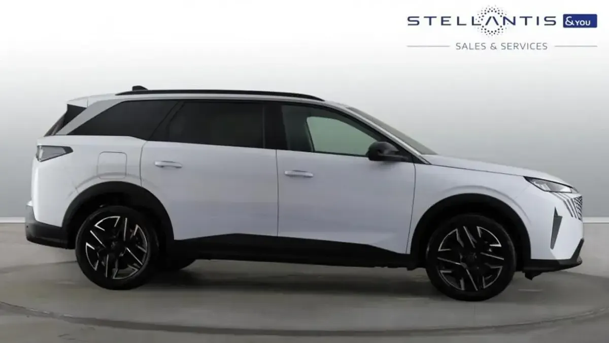 Used Peugeot 5008 Allure 134 HP (98 kW) 2024 White SUV