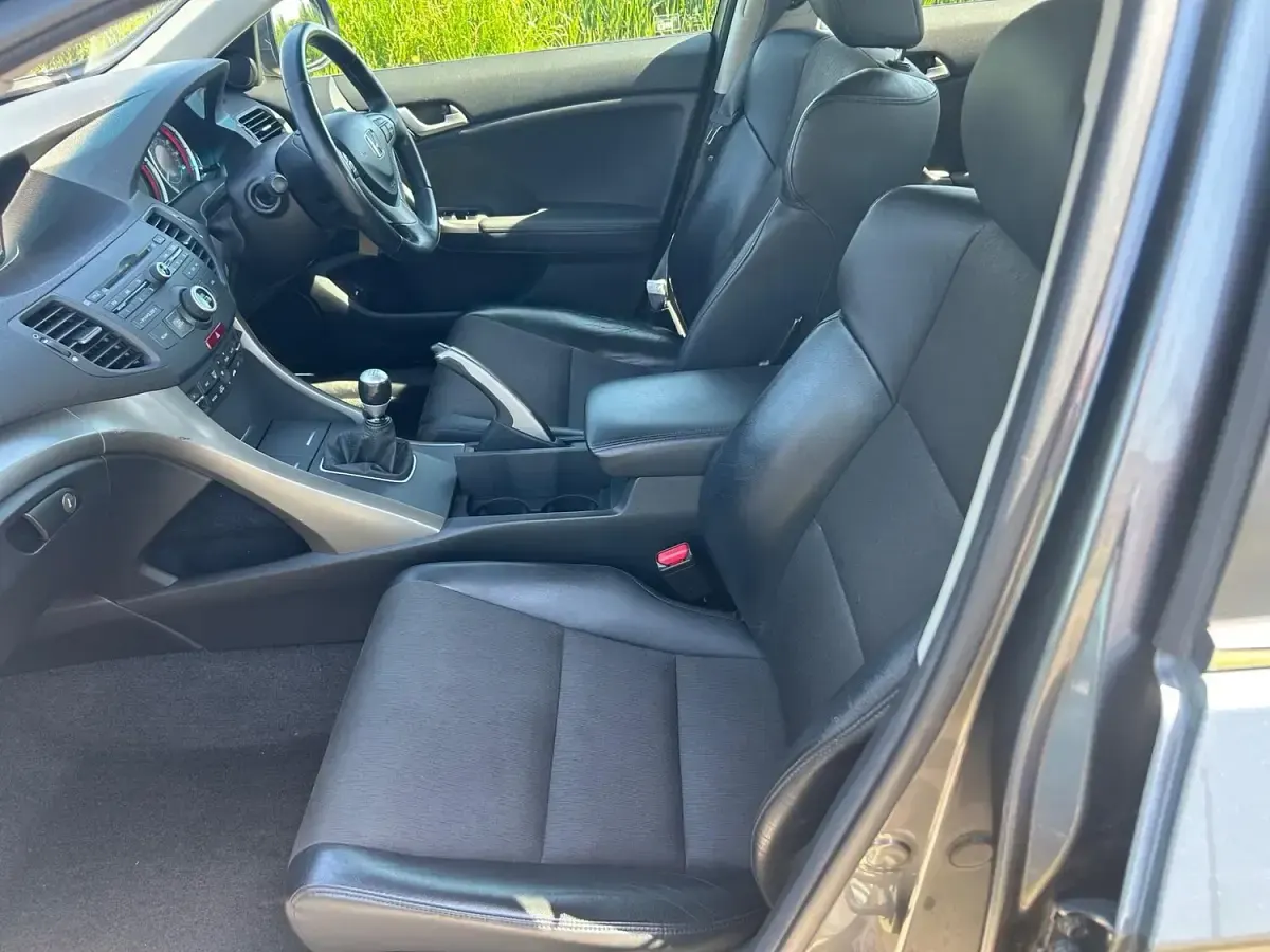 Used Honda Accord ES 2009 Silver Sedan