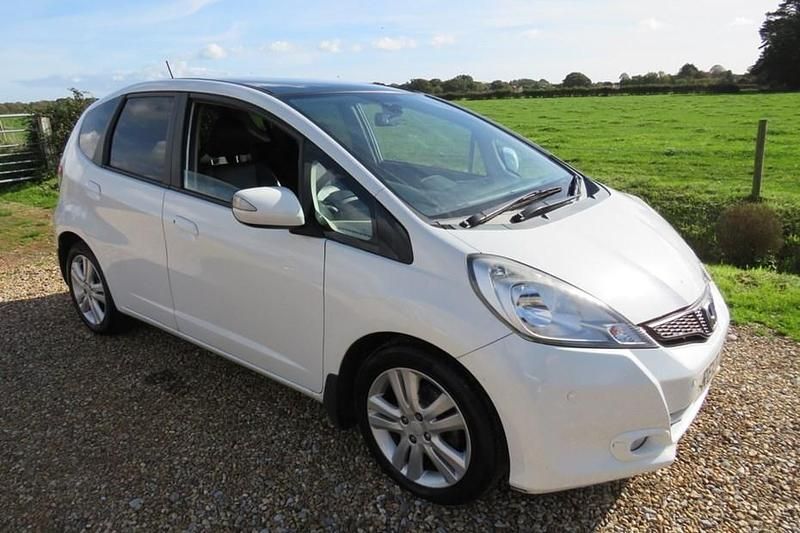 White Used 2013 Honda Jazz EX-L Hatchback | £8,250 (A bit pricey) - Image 1/1
