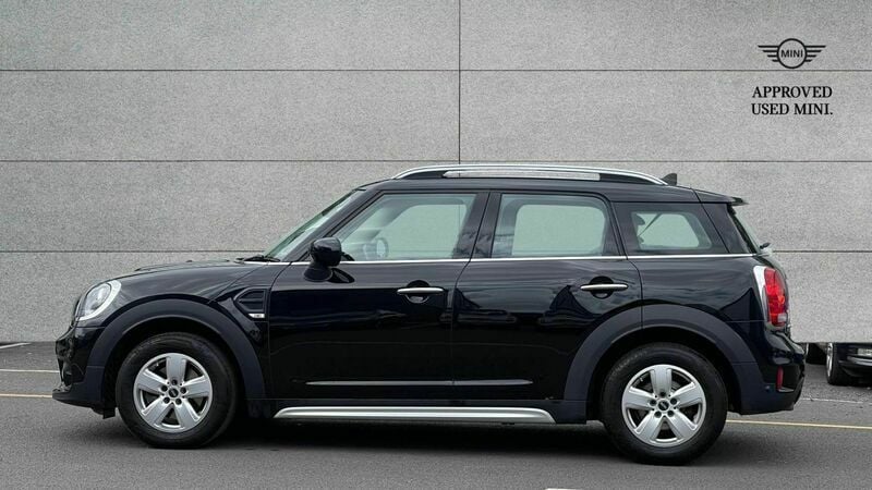 Used Mini Cooper Countryman Classic 134 HP (98 kW) 2019 Black SUV