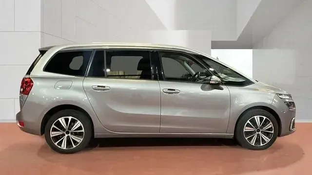 Usado Citroën Grand C4 Picasso Feel 130 HP (95 kW) 2018 Cinzento Monovolume