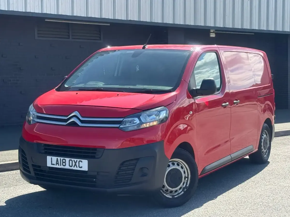 Używany Citroën Dispatch 2018 Czerwony Minivan