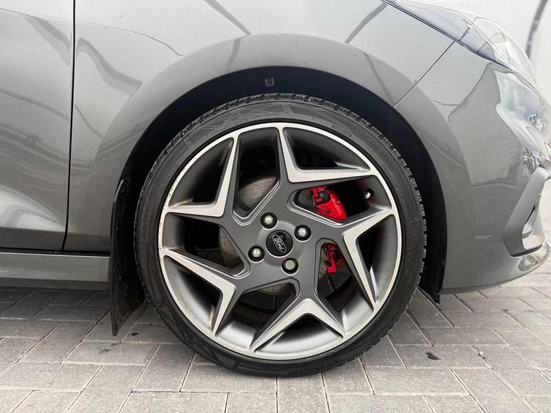 Usado Ford Fiesta ST 200 HP (147 kW) 2019 Cinzento Citadino