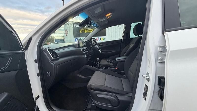 Used Hyundai Tucson SE 177 HP (130 kW) 2018 White SUV