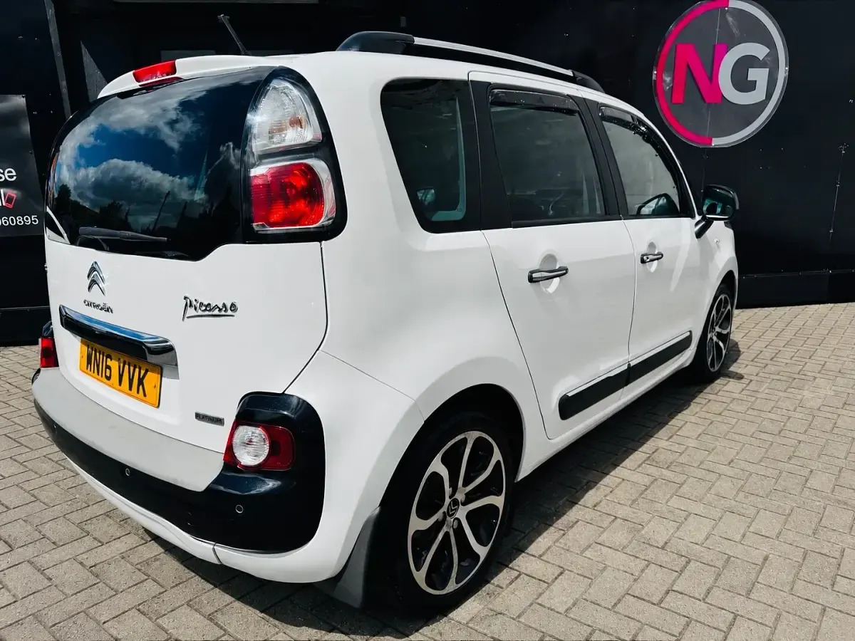 Used Citroën C3 Picasso Platinum 100 HP (73 kW) 2016 White MPV
