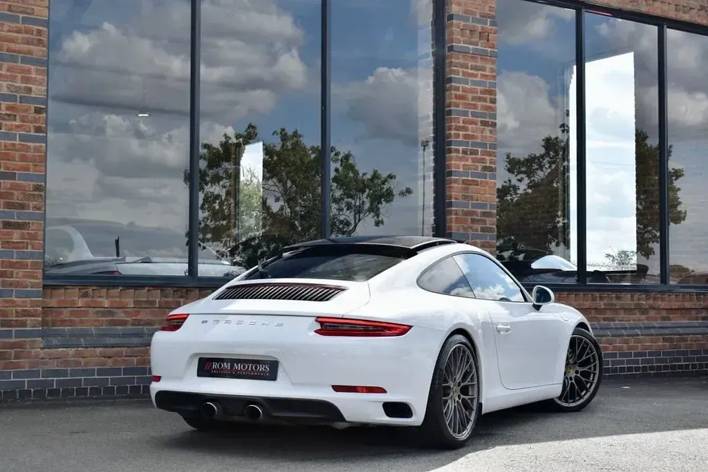 Used Porsche 911 Carrera 370 HP (272 kW) 2016 White Coupe