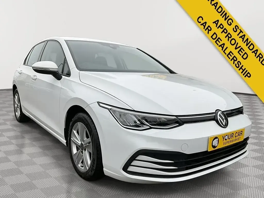 Usado VW Golf VIII Life 131 HP (96 kW) 2023 Branco Citadino