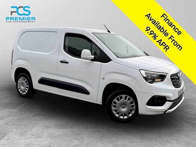 White Used 2021 Vauxhall Combo Sportive MPV | £7,400 (Good price) - Image 1/3