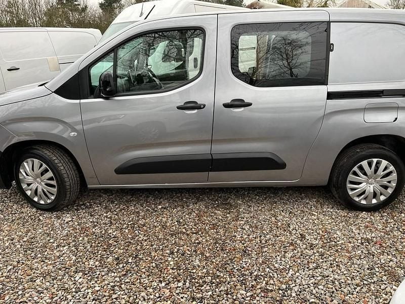 Used Citroën Berlingo 100 HP (73 kW) 2022 Grey MPV