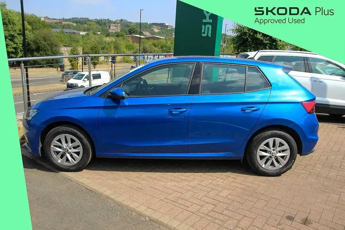 Used Skoda Fabia Comfort 79 HP (58 kW) 2024 Race blue metallic Hatchback