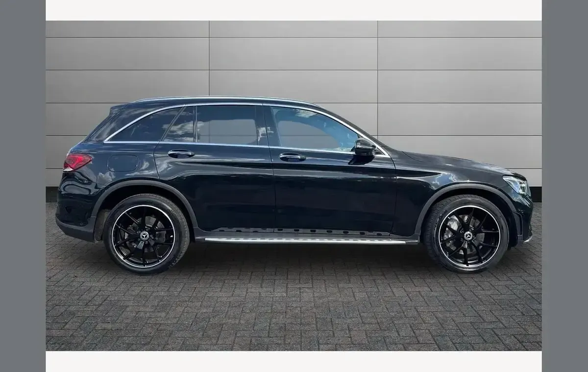 Used Mercedes GLC220 AMG Line Premium 191 HP (140 kW) 2021 Black SUV