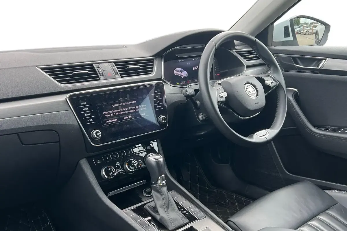 Used Skoda Superb SE L 150 HP (110 kW) 2022 White Estate