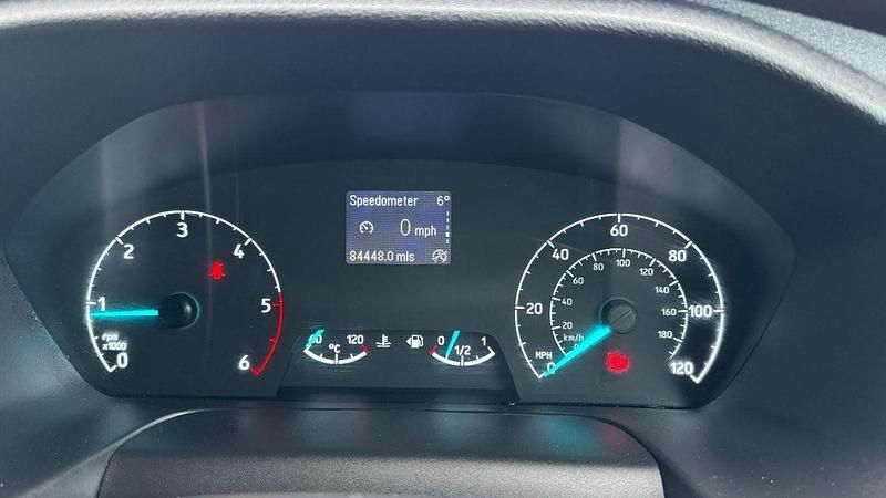 Used Suzuki Swift 2024 White Hatchback