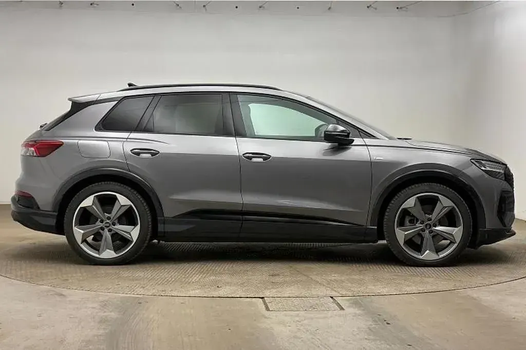 Used Audi Q4 e-tron Black Edition 210 kW (286 HP) 2025 Grey SUV