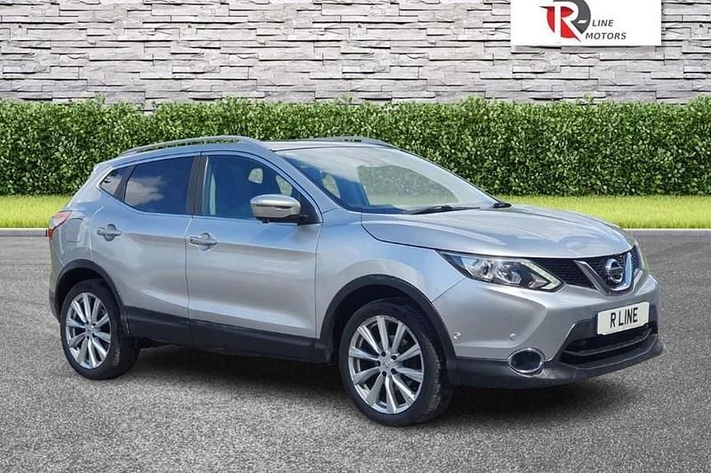 Silver Used 2016 Nissan Qashqai Tekna SUV | £6,195 (Fair price) - Image 1/1