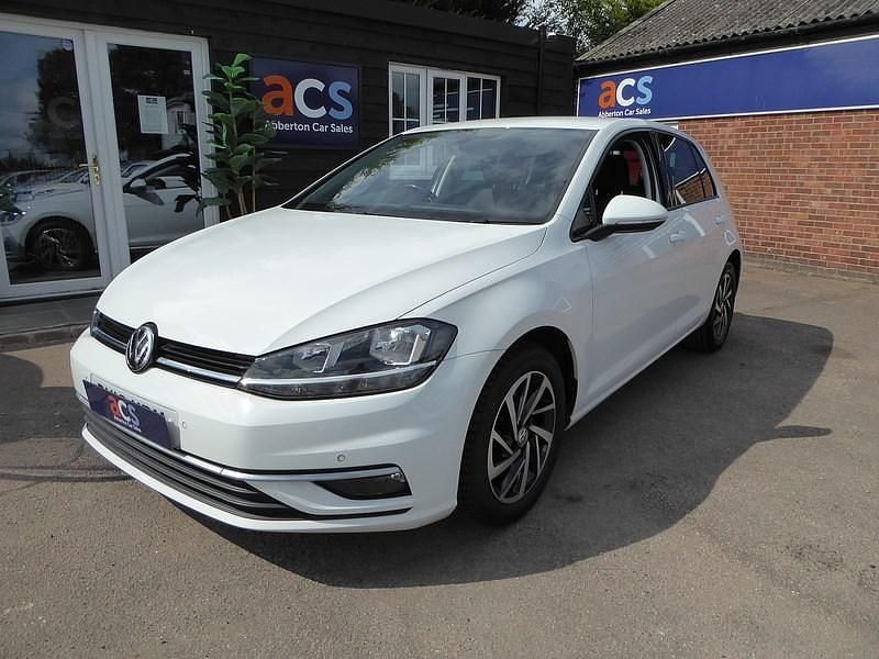 White Used 2019 VW Golf VII Match Hatchback | £12,750 (Good price) - Image 1/4
