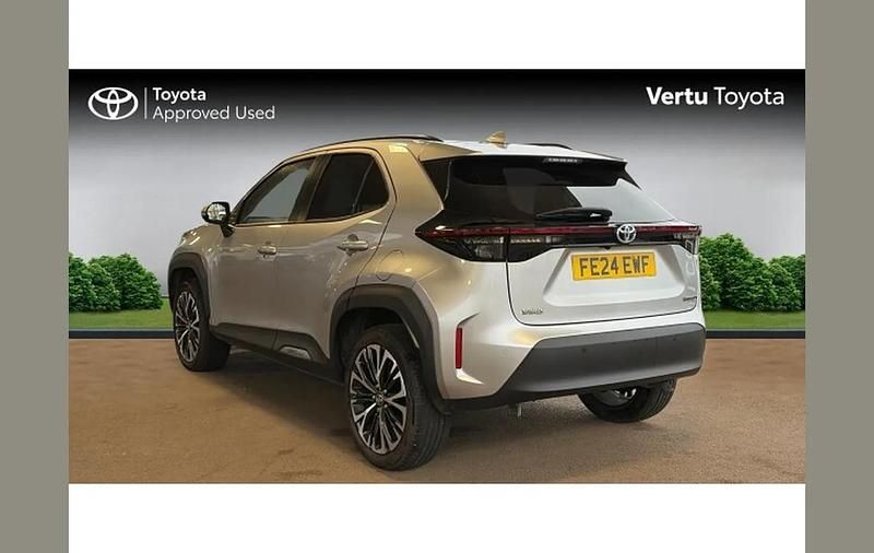 Used Toyota Yaris Cross 113 HP (83 kW) 2024 Silver SUV