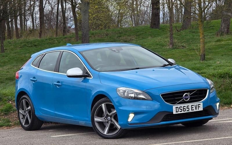 Used Volvo V40 R-Design 122 HP (89 kW) 2019 Hatchback