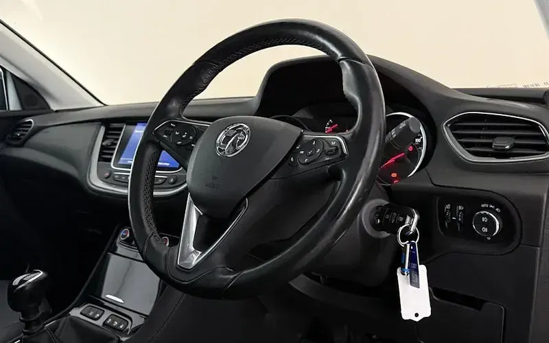 Used Vauxhall Grandland X Elite 131 HP (96 kW) 2021 SUV