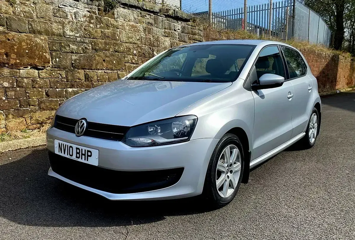 Used VW Polo SE 90 HP (66 kW) 2010 Silver Hatchback
