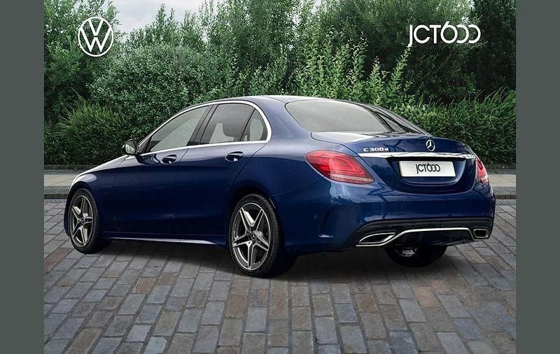 Used Mercedes C300 AMG Line Premium 241 HP (177 kW) 2019 Blue Sedan