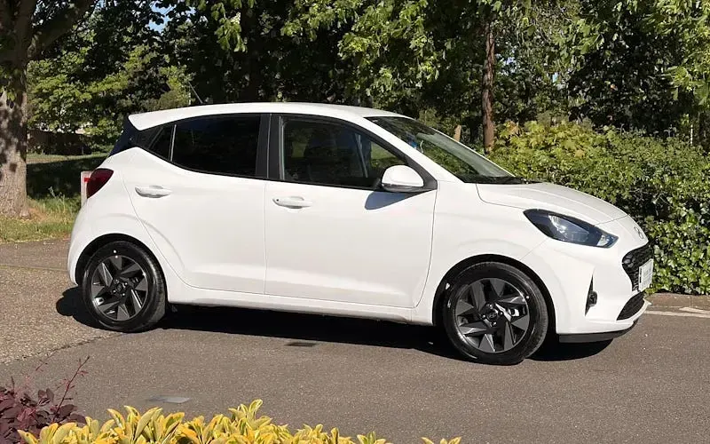Novo Hyundai i10 Advanced 63 HP (46 kW) 2025 Branco Citadino