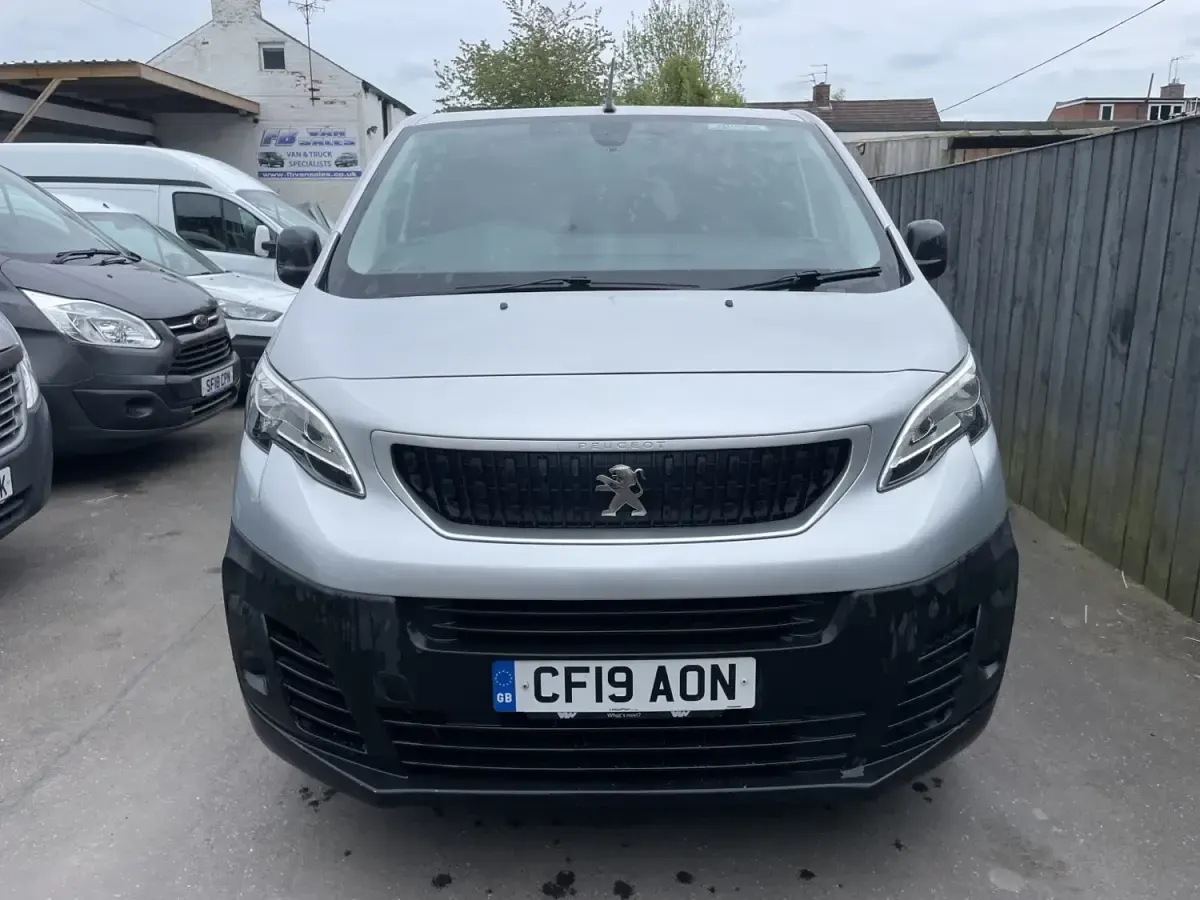 Second-hand Peugeot Expert 2019 Argintiu Van