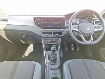 Käytetty VW Polo Style 95 HP (69 kW) 2023 Sininen Viistoperä