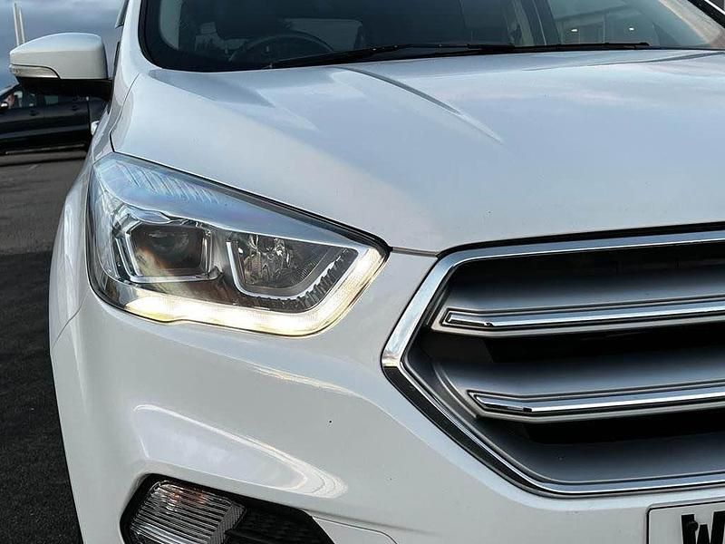 Used Ford Kuga Titanium 150 HP (110 kW) 2017 White SUV