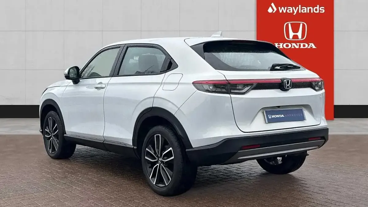 Second-hand Honda HR-V Elegance 131 CP (96 kW) 2023 Alb SUV
