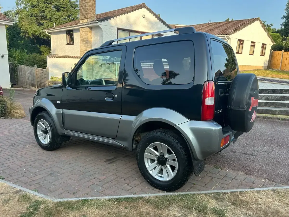 Used Suzuki Jimny SZ4 85 HP (62 kW) 2013 Black SUV