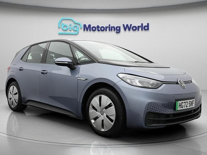 Blue Used 2023 VW ID.3 Pro Performance Hatchback | £15,400 (Fair price) - Image 1/4