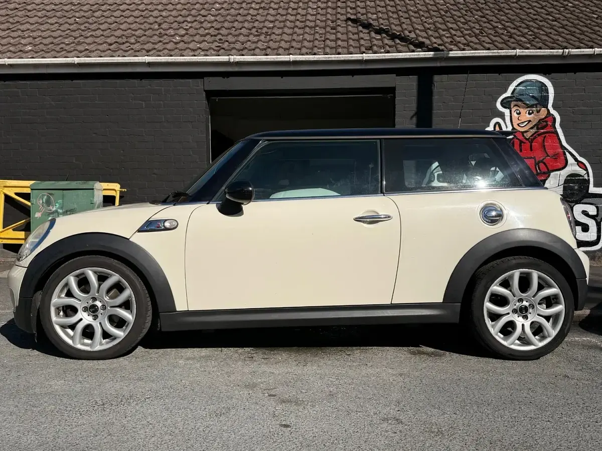 Used Mini Cooper S Hatch 173 HP (127 kW) 2009 White Hatchback
