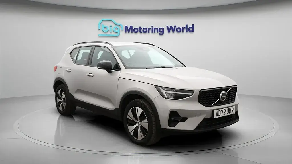 Usado Volvo XC40 Plus 211 HP (155 kW) 2023 Prateado SUV