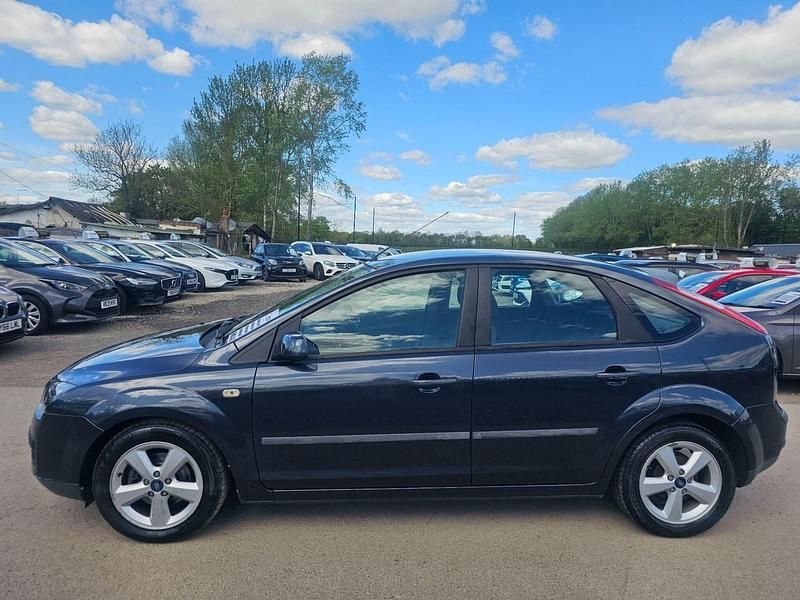 Used Ford Focus Zetec 100 HP (73 kW) 2007 Grey Hatchback