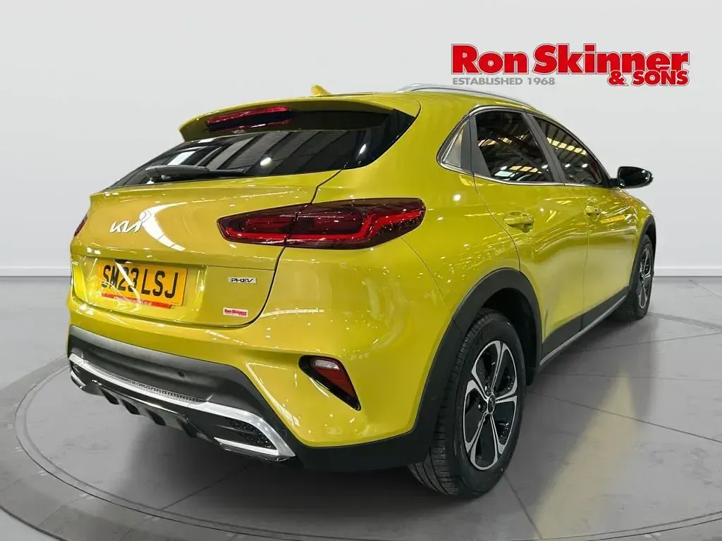 Used Kia XCeed 2023 Yellow SUV